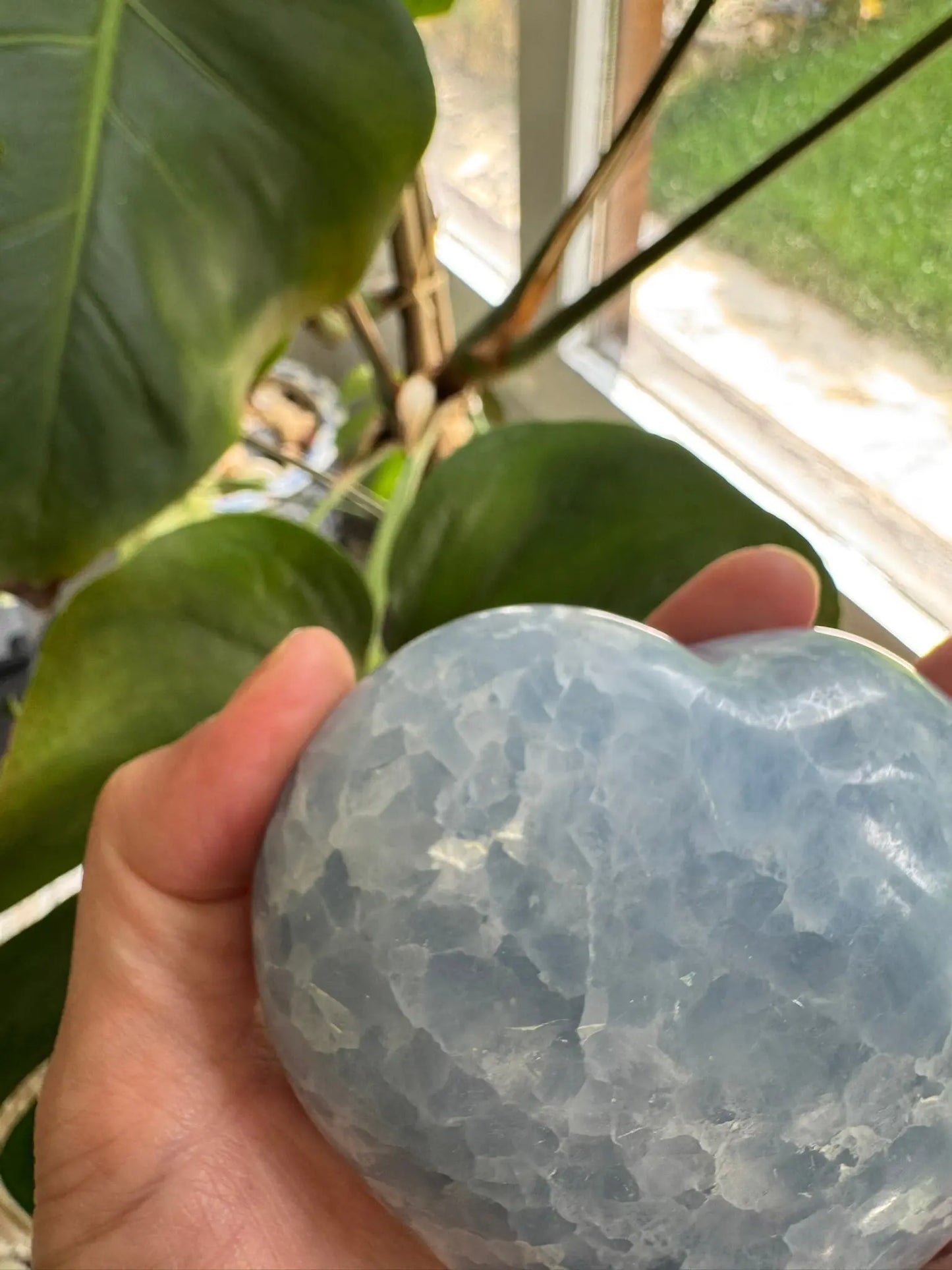 Calcite bleue l'imparfaite Mon minéral