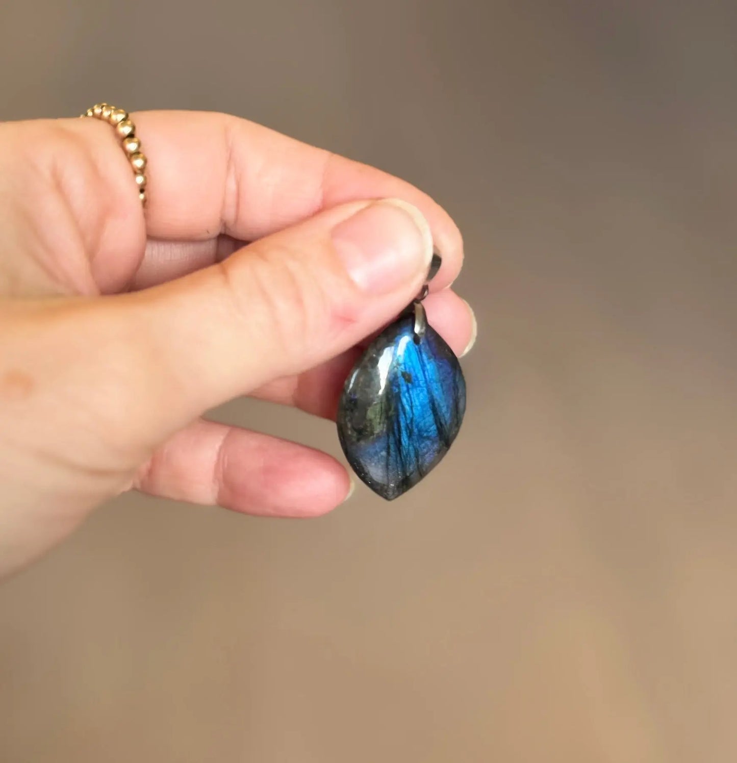 Pendentif marquise en Labradorite - Mon minéral