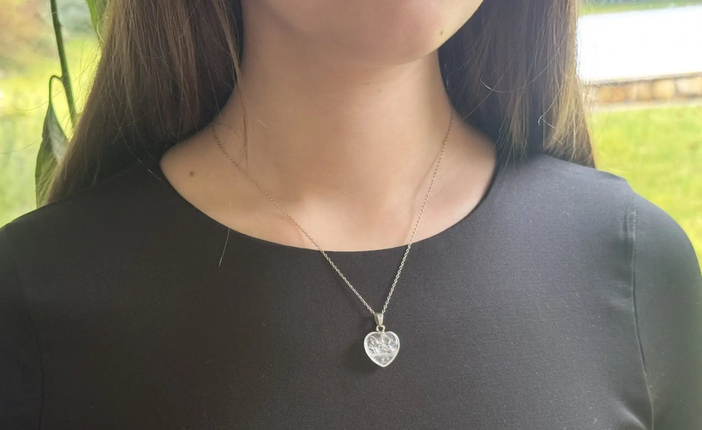 pendentif-cœur-en-cristal-de-roche-mon-mineral