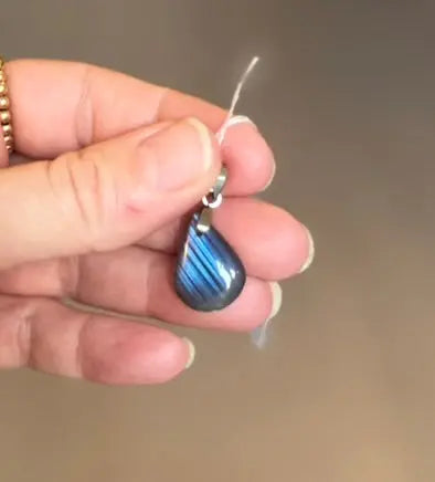 Pendentif petite goutte en Labradorite - Mon minéral