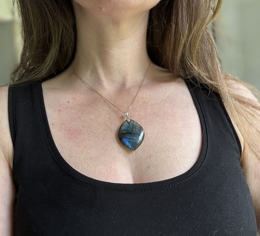 Pendentif goutte en Labradorite